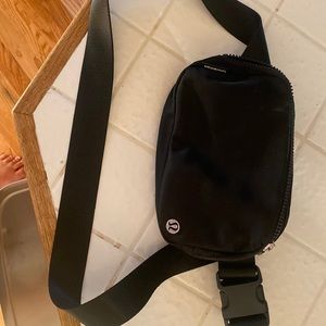 LULULEMON BLACK SMALL BELT BAG